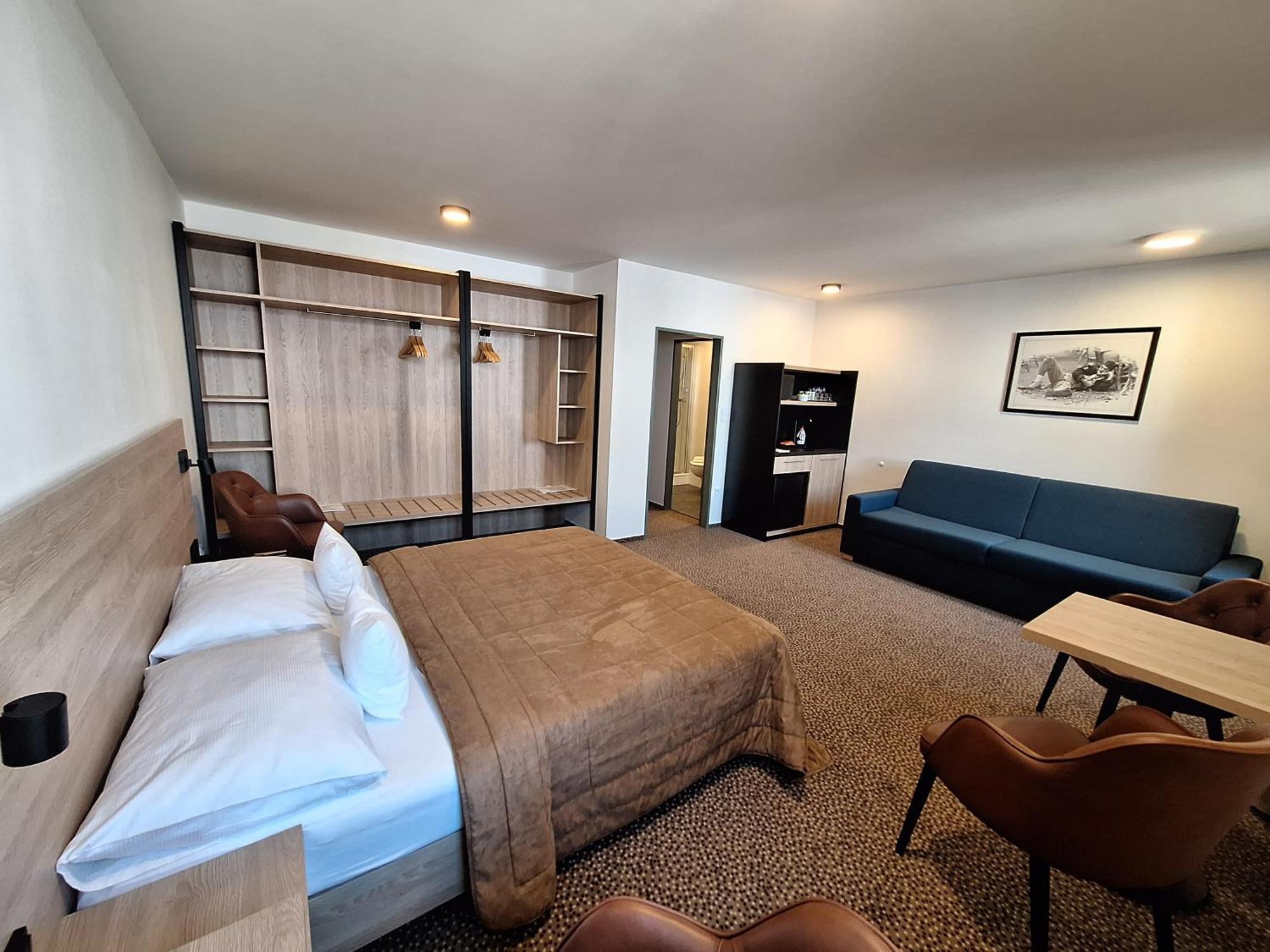 Hotel Avion — Bilder 1
